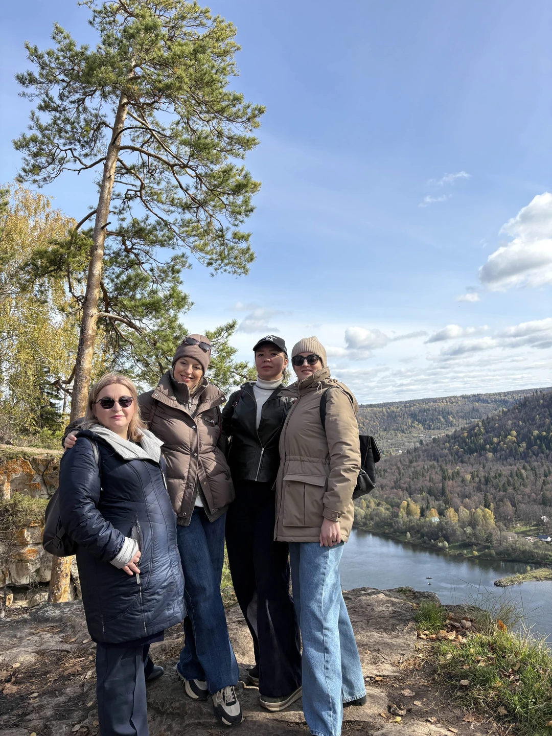 Прекрасный экскурсовод и человек Елена смогла влюбить нас(компанию из 4-х врачей) в Башкирию. Показала нам ее красоту❤️