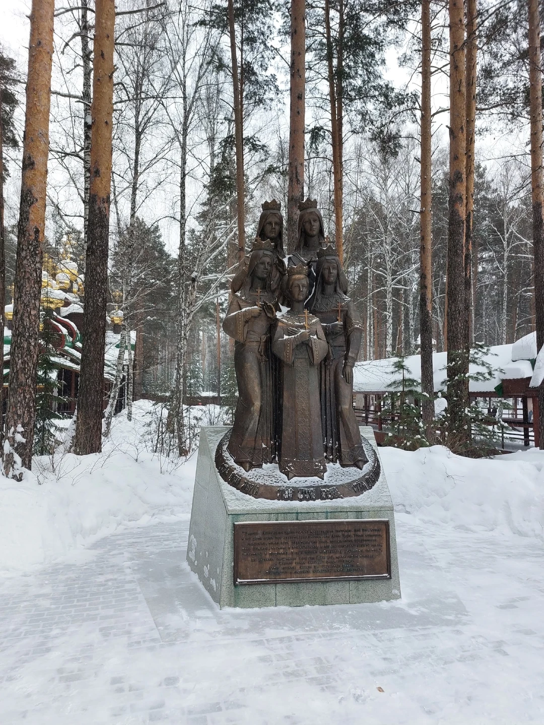 Замечательная экскурсия, 5 часов на одном дыхании. Экскурсовод Артем профессионал, интересный собеседник, знающий не только историю