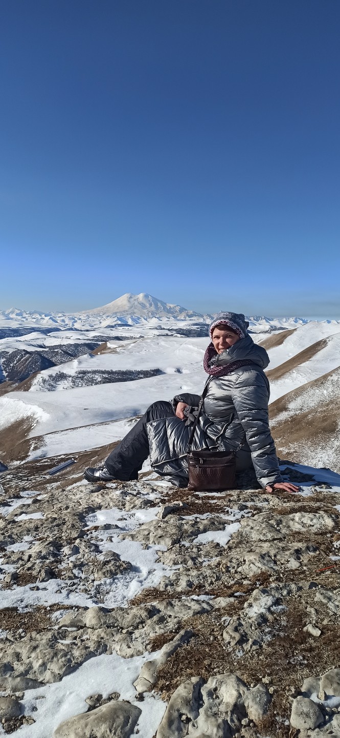 Ездили с гидом Сергеем. Поездка была очень интересная, насыщенная) время пролетело совершенно не заметно. Легенды, исторические