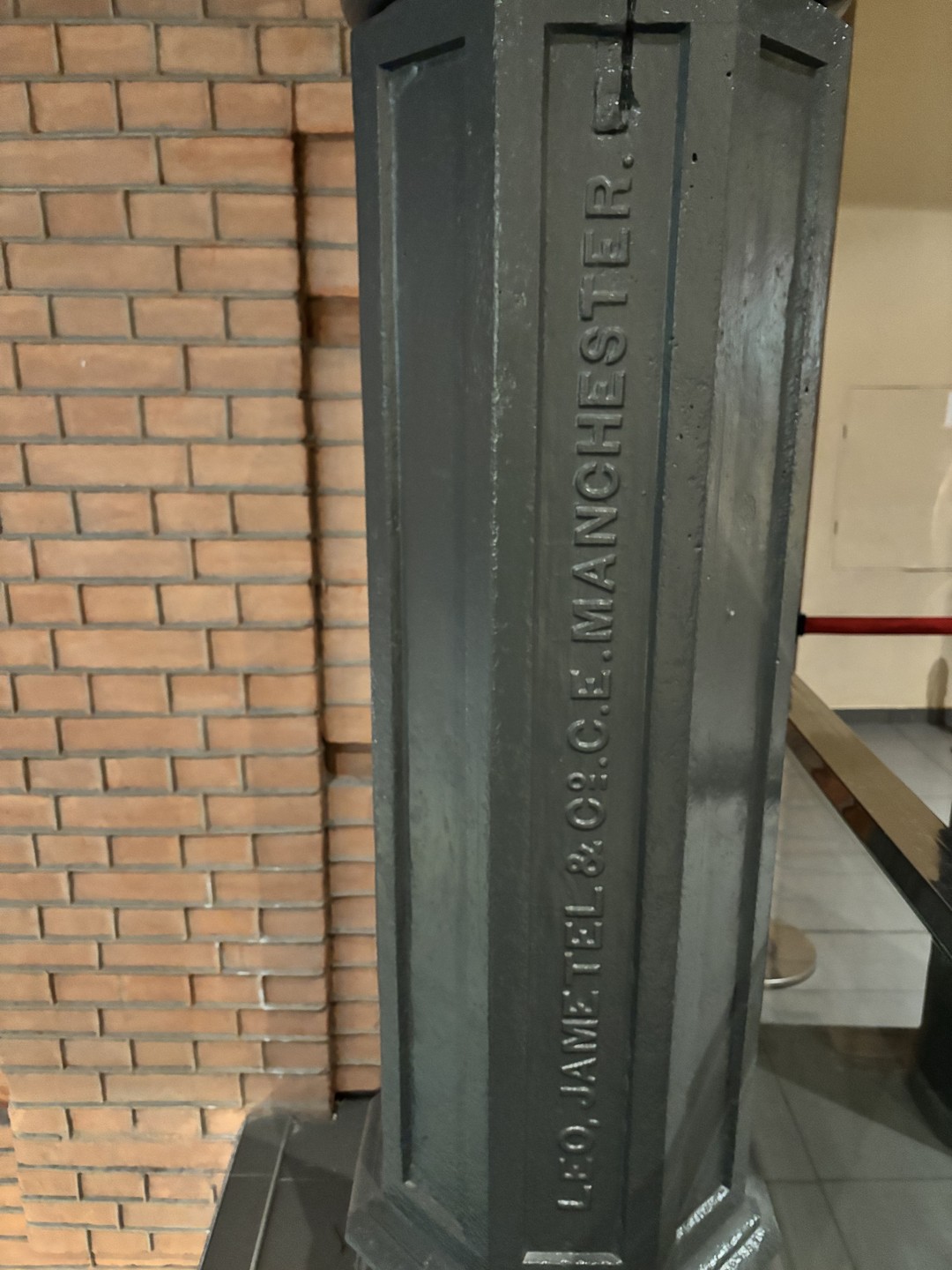 Очень понравилась экскурсия, которую нам провел Виктор. Нестандартный, полный сюрпризов маршрут по Обводному каналу. Виктор не