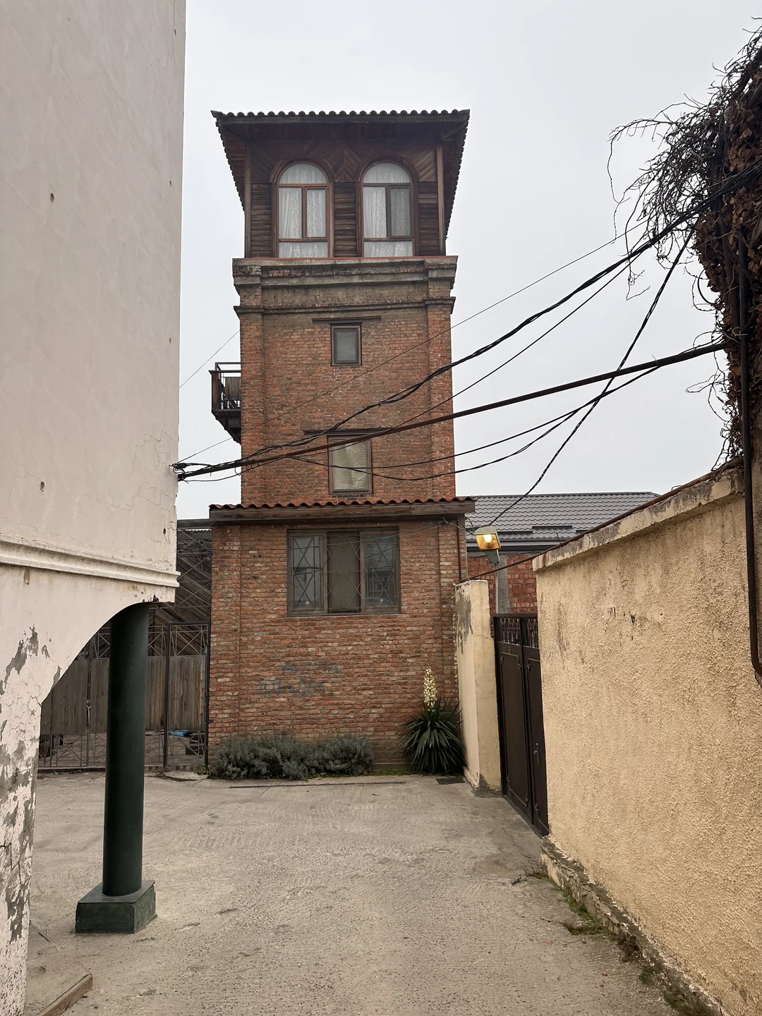 Очень довольны экскурсией! С удовольствием погрузились в историю Махачкалы и Дагестана. Хочется особенно отметить талант и юмор гида!