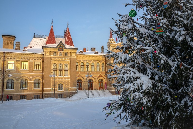 Новогодние праздники в Рыбинске: знакомство с городом, интерактивы и фуршет с дискотекой