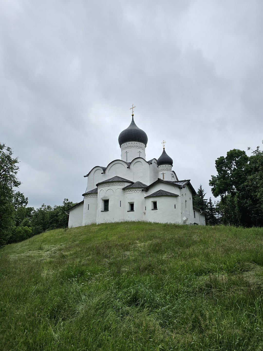 Обзорная пешеходная экскурсия по Кремлю и центру Пскова (Анна)