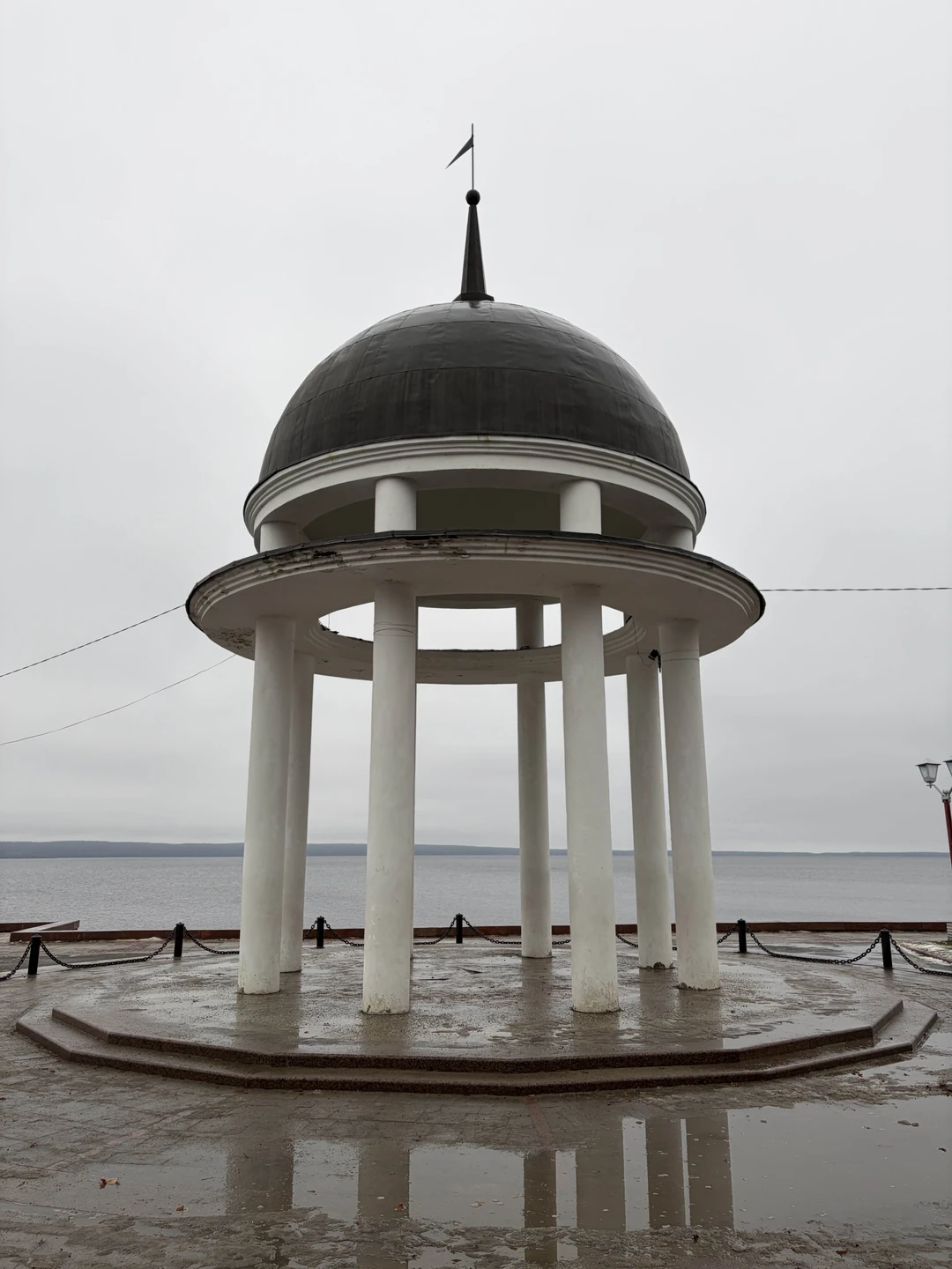 Петрозаводск - один из промышленных центров северо-западного региона России и столица Республики Карелия. Много интересных достопримечательностей