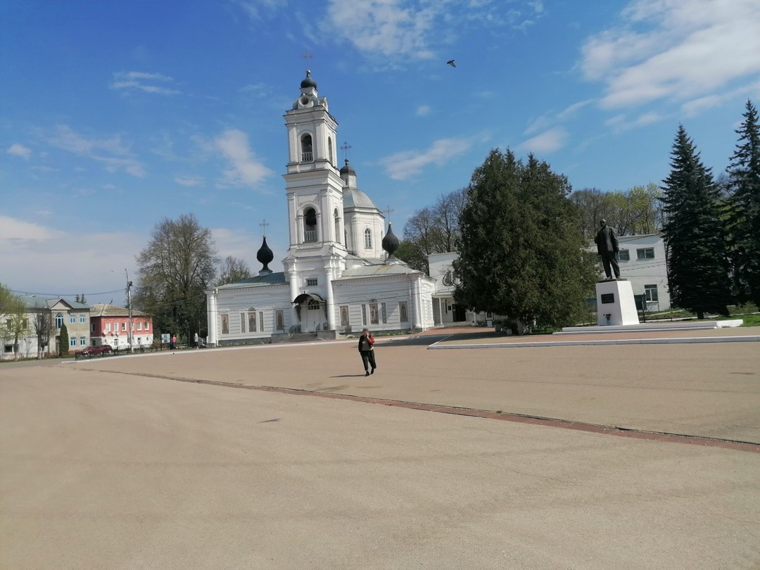 Юлия, огромное спасибо за организованную экскурсию. Мы получили незабываемое удовольствие. Таруса - городок небольшой и монументальных