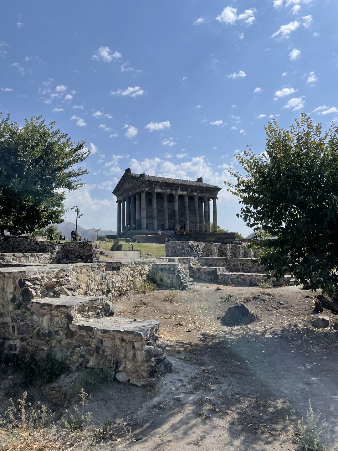 Мы брали экскурсию на 4х с Георгием. Всем четверым очень понравилось: