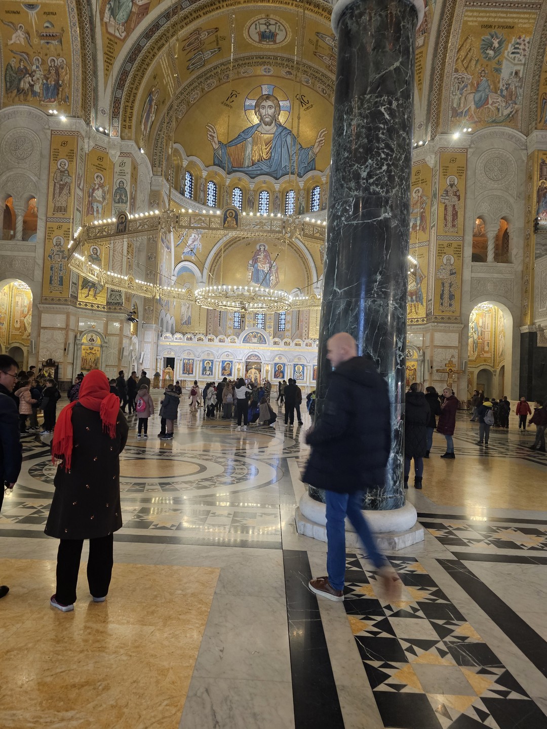 Братья навеки: о Сербии и России в центре Белграда (Джулия)