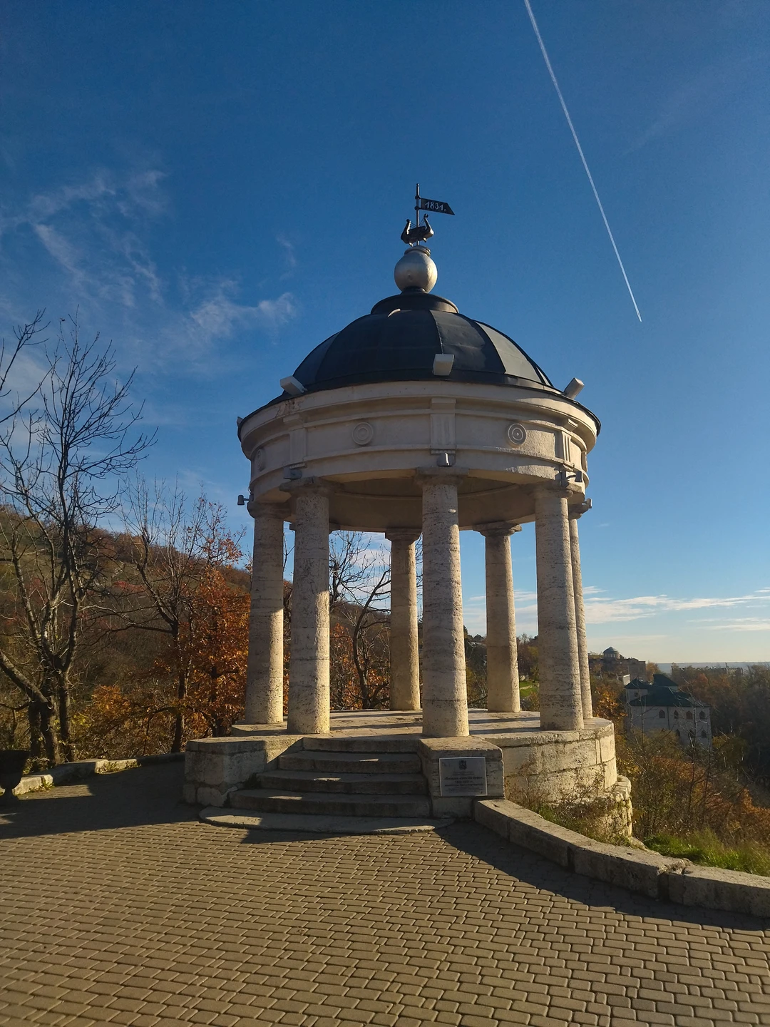 1 ноября были на экскурсии с Татьяной. Нас было 5 взрослых. Татьяна на своей машине, где