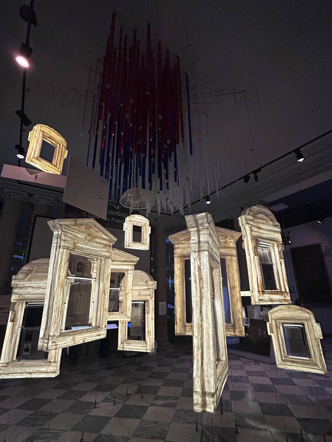 Прекрасная экскурсия, прекрасный экскурсовод Анастасия. Очень хорошо владеет информацией, увлекательно и интересно рассказывает. Два часа пролетели