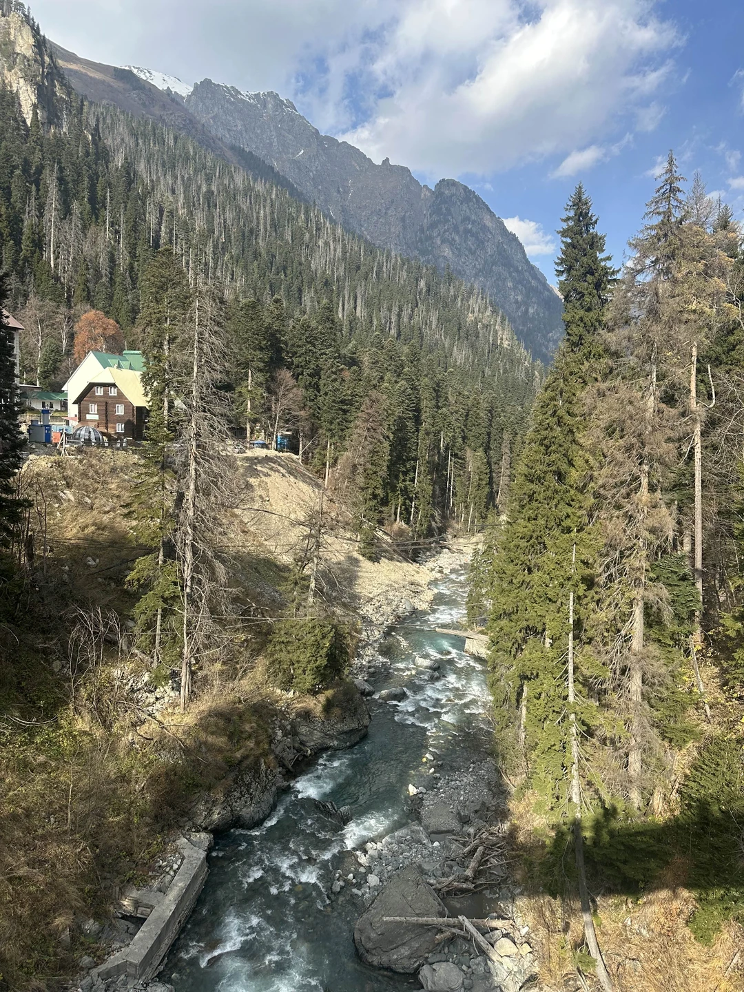 Путешествие в Домбай: туда, где бьётся сердце гор (Надежда)
