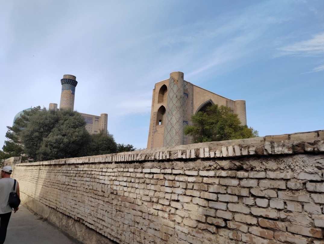 Отличный формат для знакомства с этим прекрасным городом. Гид Камрон владеет информацией максимально информативно и профессионально