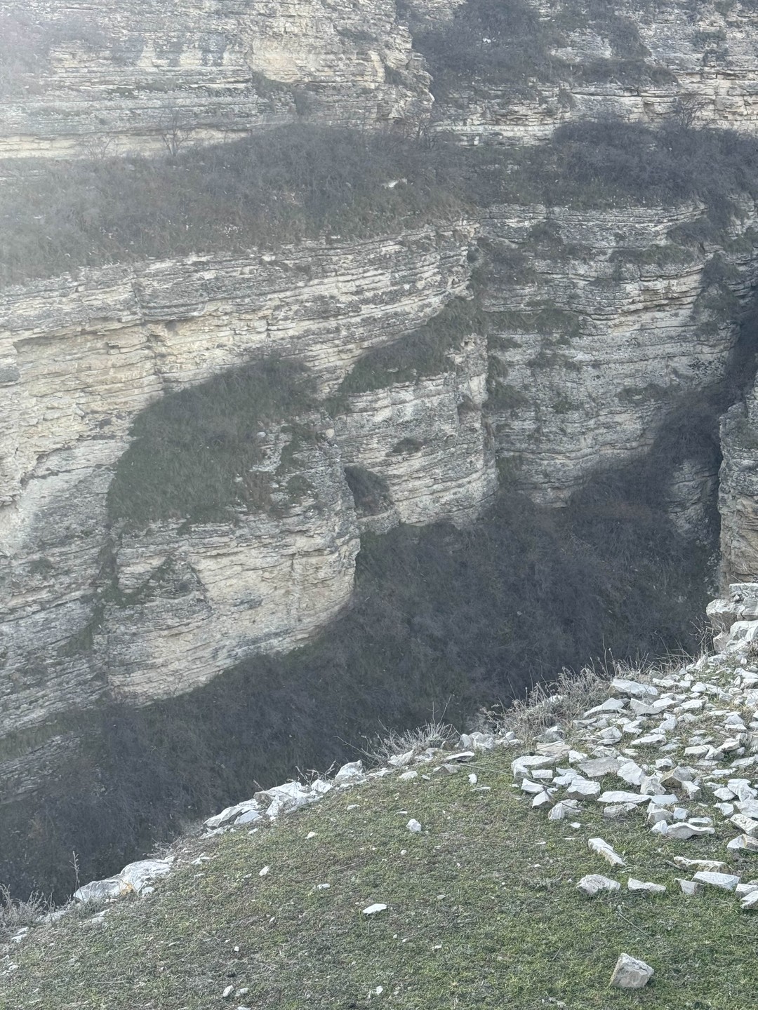 Гасан показал нам потрясающие знаковые природные шедевры Дагестана. Интересный контент и подача исторических фактов. Отличная организация