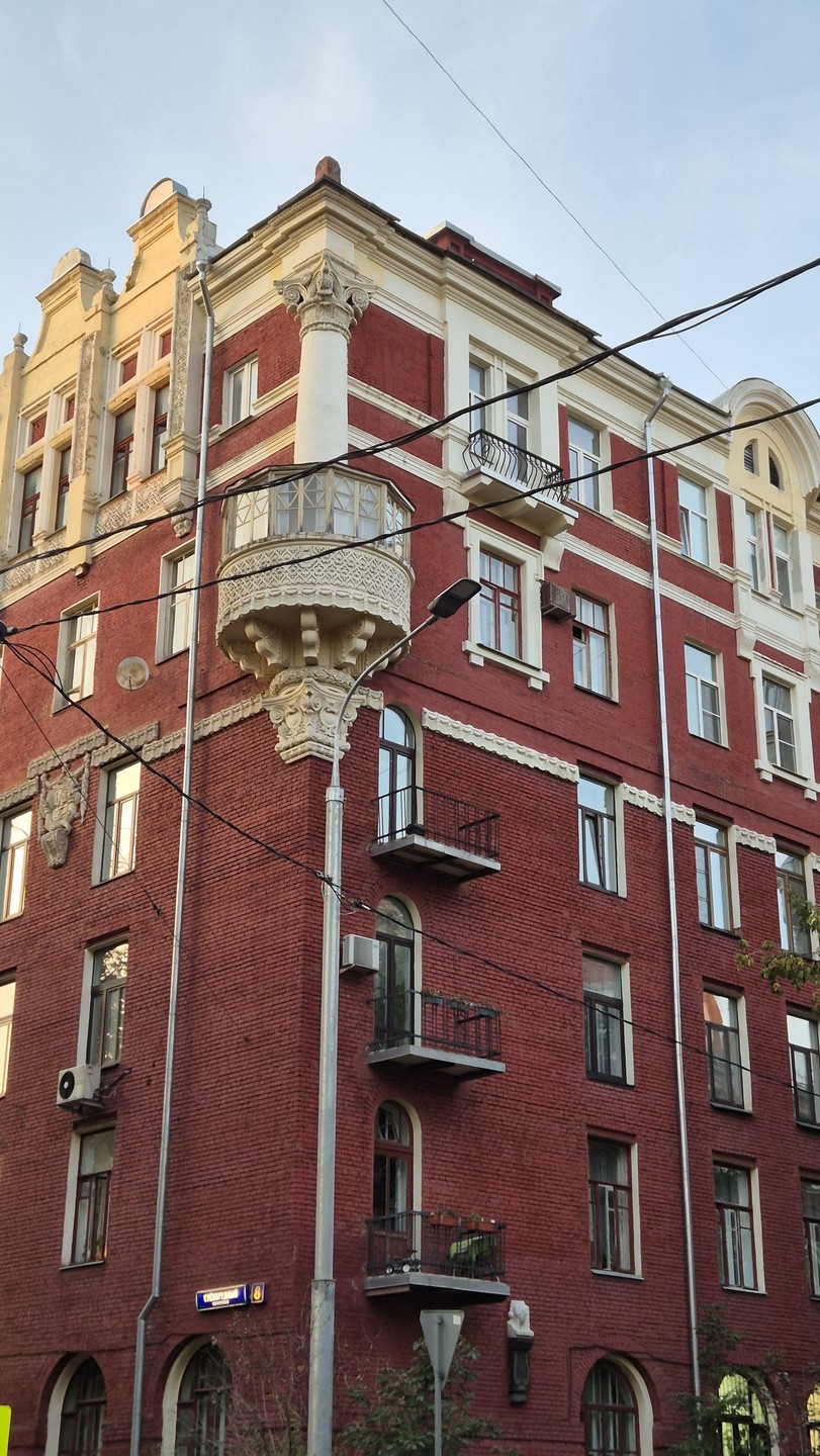 Красивый маршрут, интересные истории об историческом районе города.