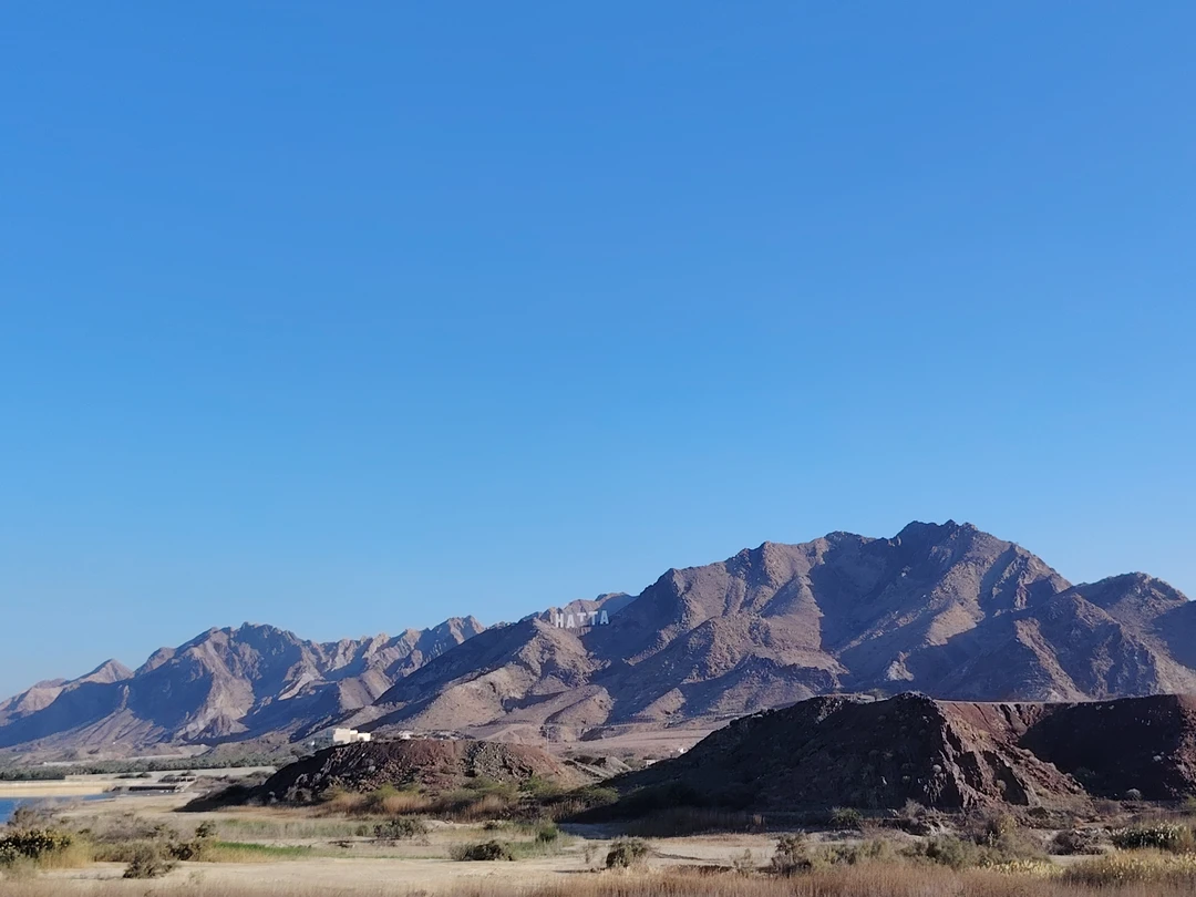 Замечательная экскурсия с необычным для ОАЭ маршрутом. Мохаммад прекрасный рассказчик, любящий эту страну и видно его