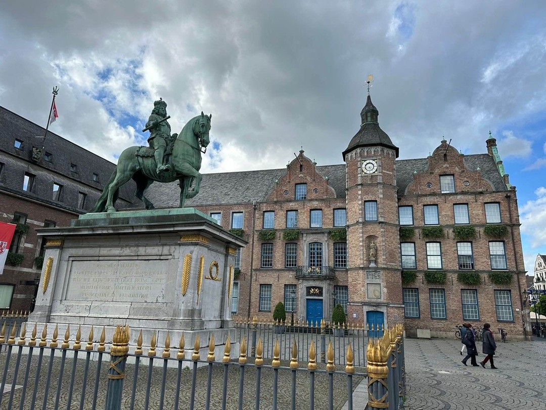 Экскурсия замечательная, очень интересная и содержательная. Узнаешь много интересных фактов и можно сделать много памятных фотографий