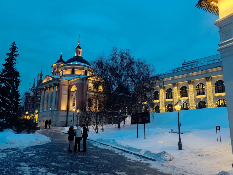 Павел очень интересно, даже захватывающе рассказывал. Иногда словно переносилась в то место и в то садеянное. Спасибо!!!