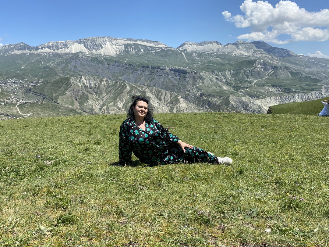 Самая лучшая экскурсия! Виды космические, природа ещё нетронутая человеком, озеро зеркально лазурное манило взглядом, аромат горных