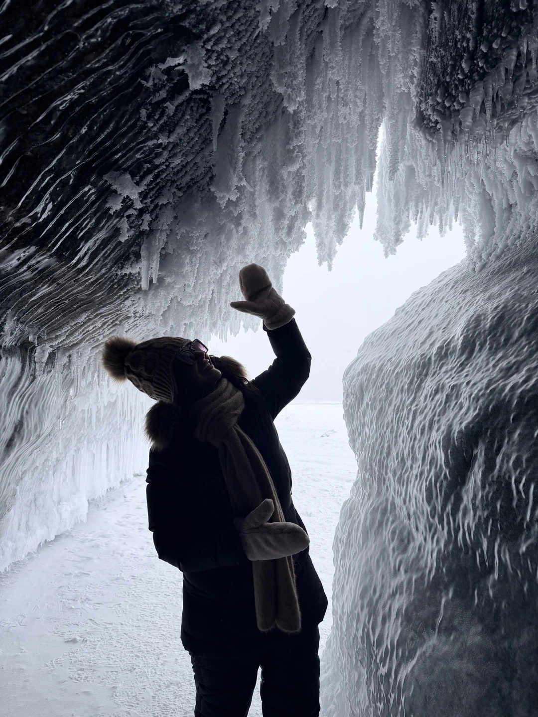 Благодарим Алексея за шикарную экскурсию, он показал нам все красоты Байкала, всю дорогу рассказывал интересные факты