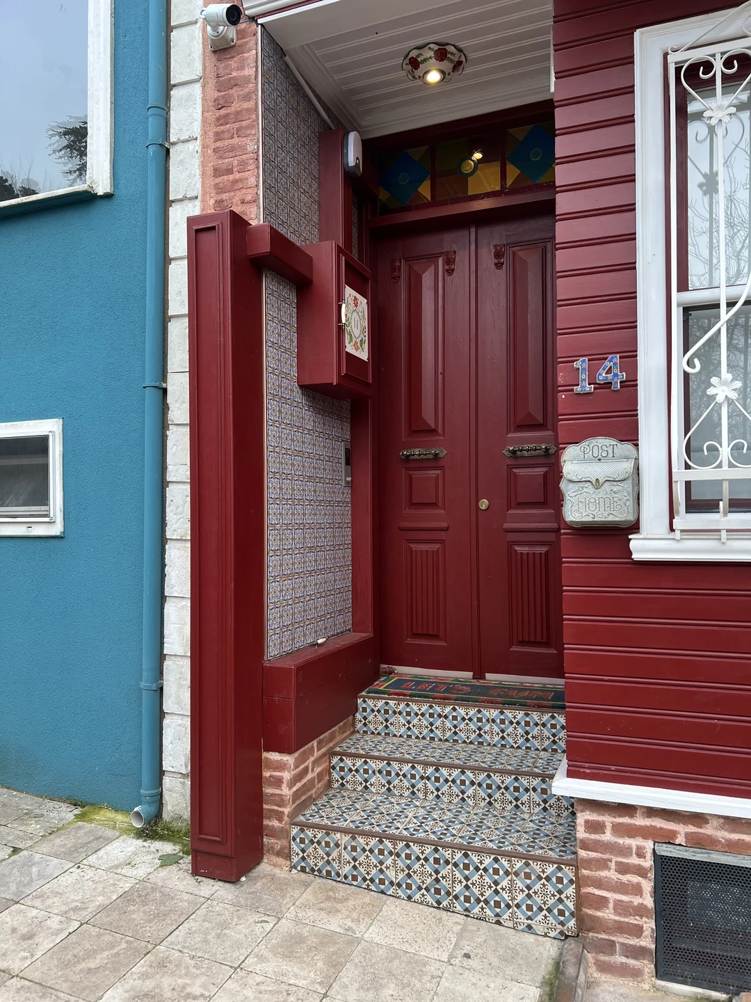 Мы посетили экскурсию, которую для нас провела замечательная девушка Ясмин. Мы побывали в азиатской части города