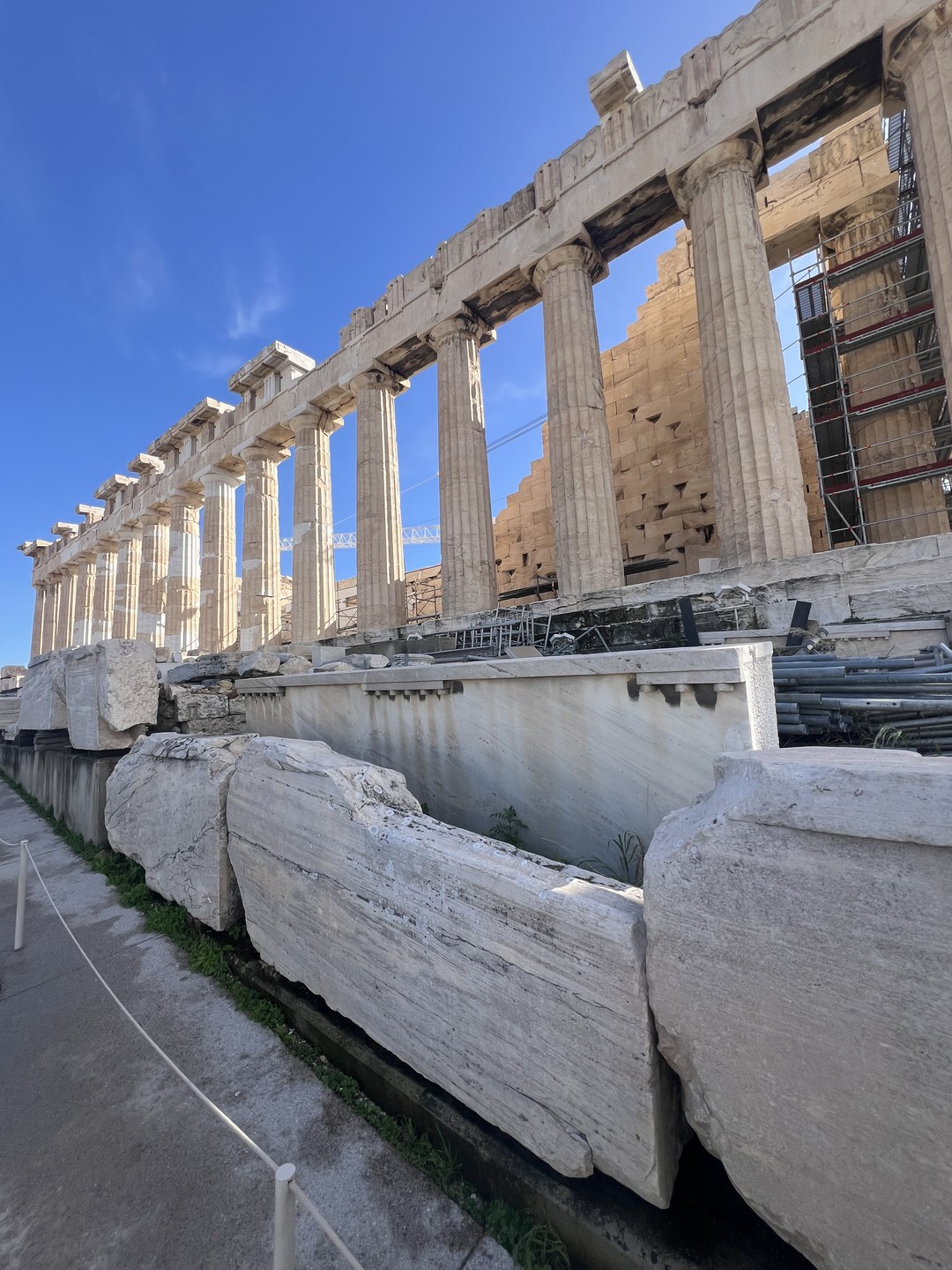 Спасибо Алене за прекрасную экскурсию по Акрополю. В нашей группе были люди трех поколений и интересно