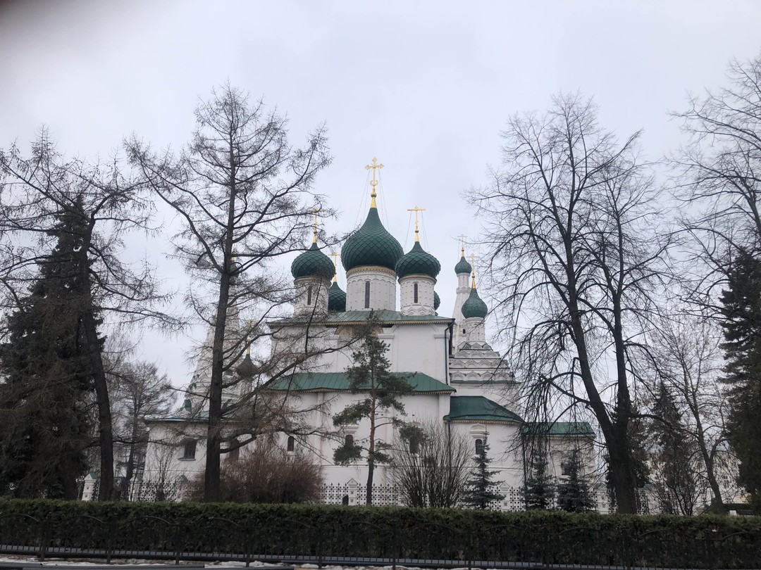 Артём заболел, экскурсию проводила Вера. Очень приятная, отлично владеющая материалом! Спокойно и интересно провели время в центре Ярославля. Спасибо