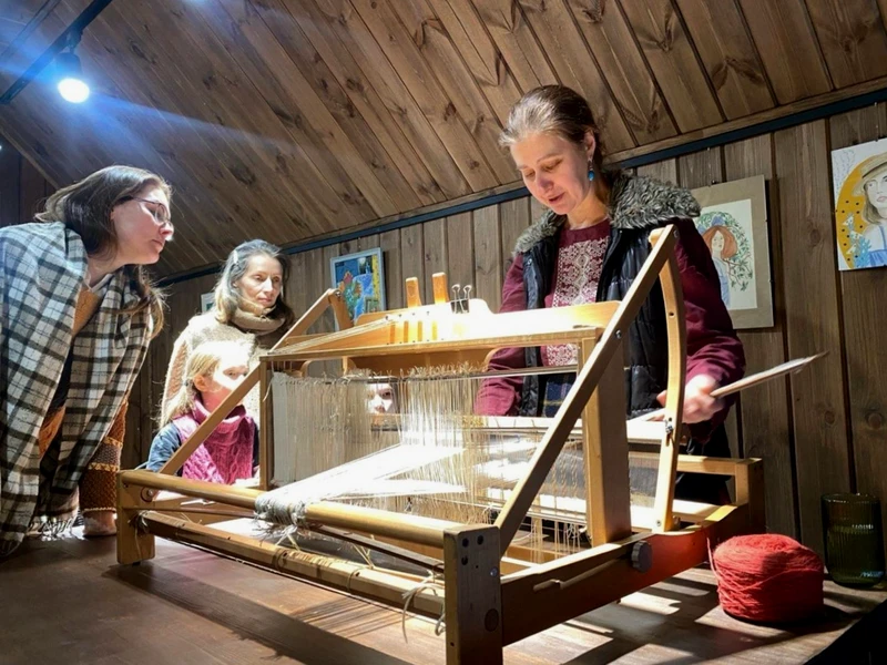Мастер-класс по ткачеству в Изборске