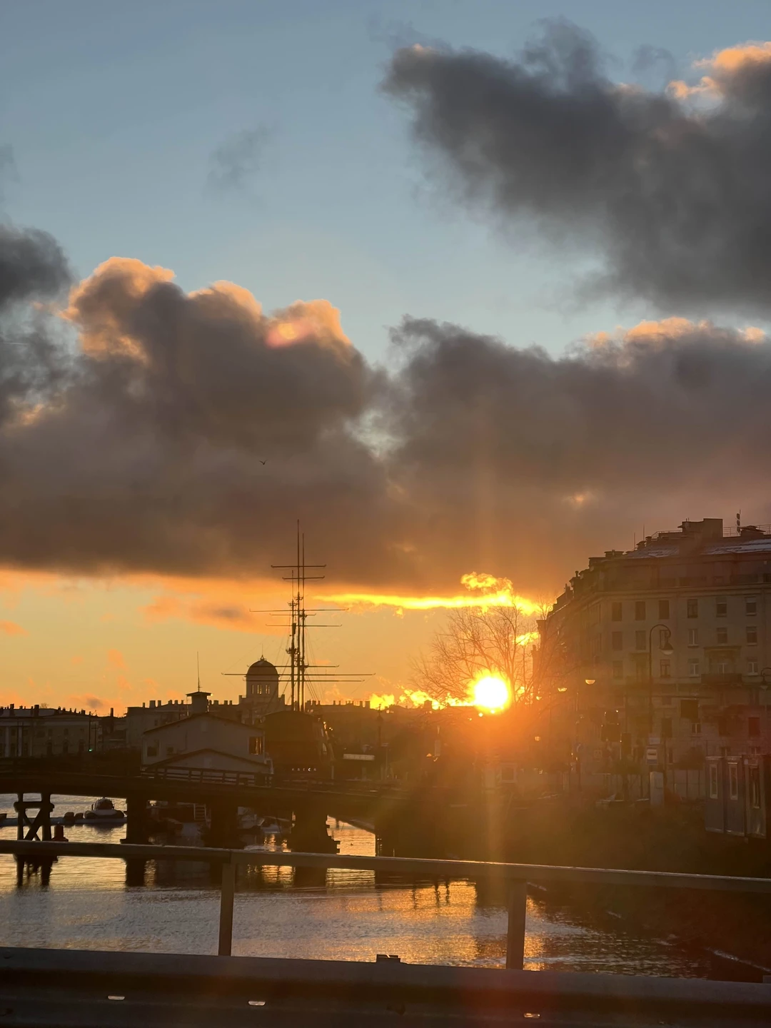 Спасибо большое за увлекательную экскурсию. Информация подана в большом объеме но, все четко и понятно