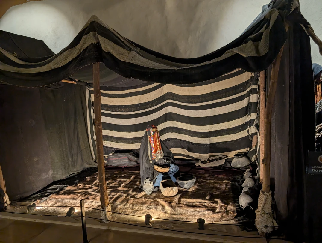 Георгий отличный экскурсовод, очень любит свою страну и историю. Во время экскурсии к нему можно было