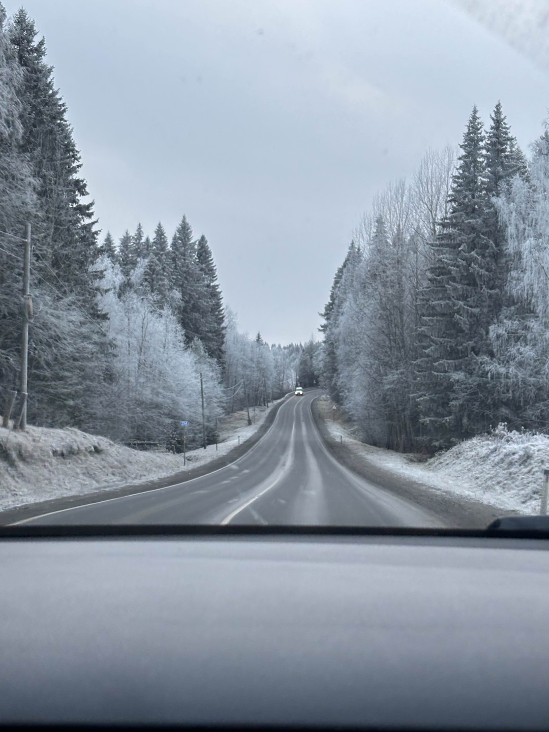 Отличный водитель, очень доброжелательный и внимательный. Общение было приятным, чувствовал себя комфортно. Время пролетело незаметно
