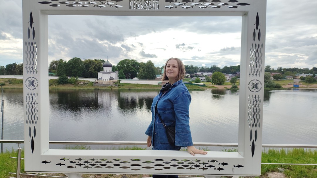 Перед нами настоящий мастер своего дела — экскурсовод, влюбленный в историю родного края. Рассказ Марии звучит