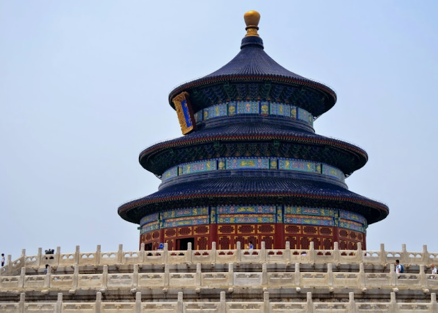 Кто хочет увидеть древнюю китайскую архитектуру всем советую посетить. Огромная территория, есть длинные беседки для отдыха.