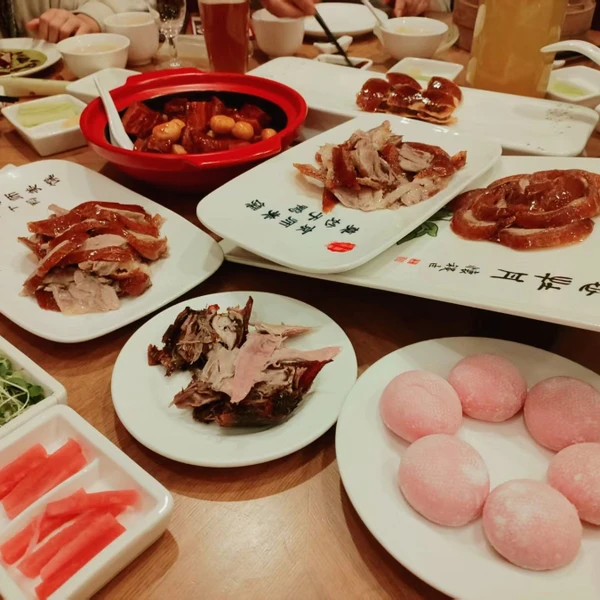 Вечерний променад по улице Наньлогусян + Олимпийский стадион