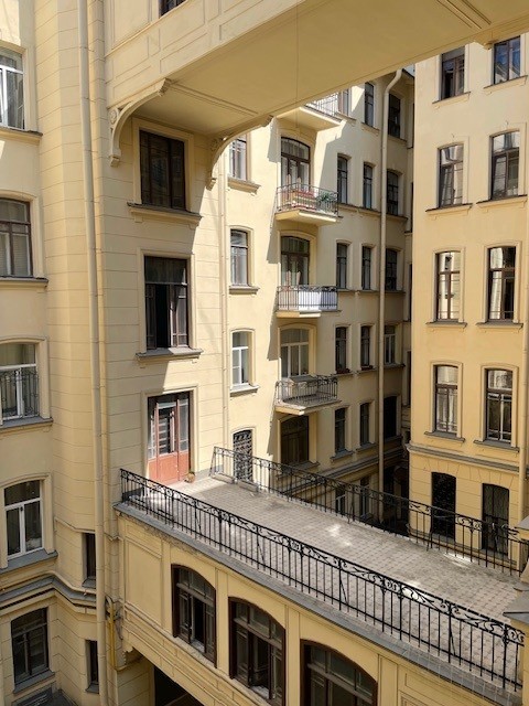 Через дворы и парадные в доходный дом Бака (Ольга)
