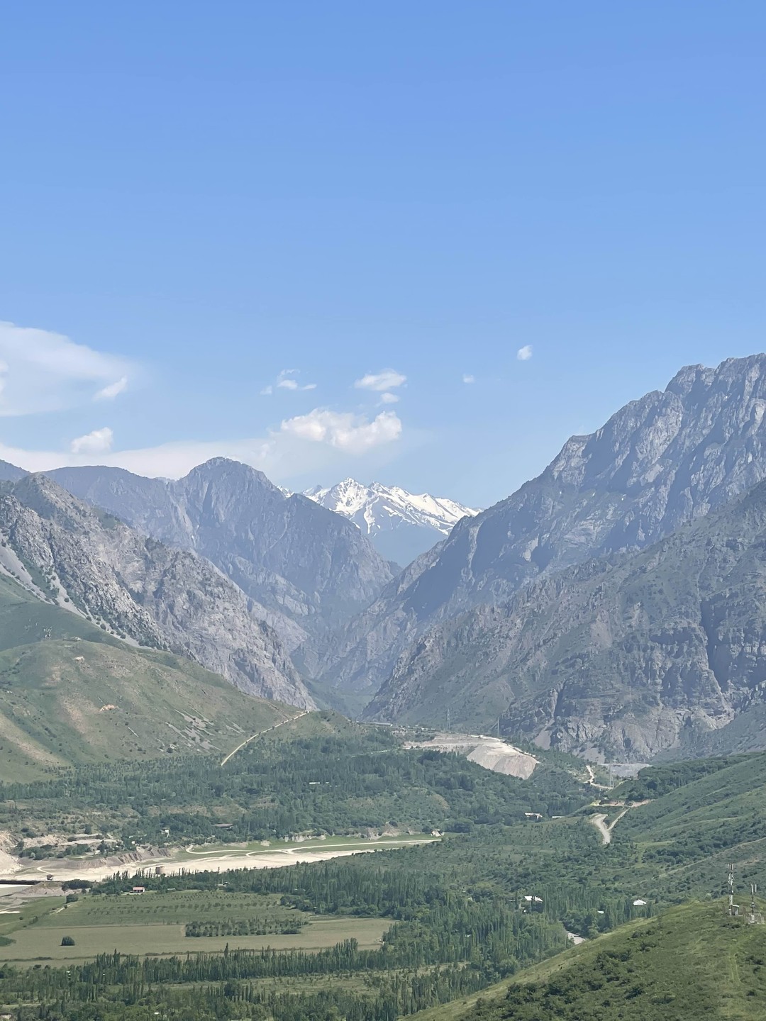 Чимганские горы, курорт Амирсай и Чарвакское водохранилище (Станислава)