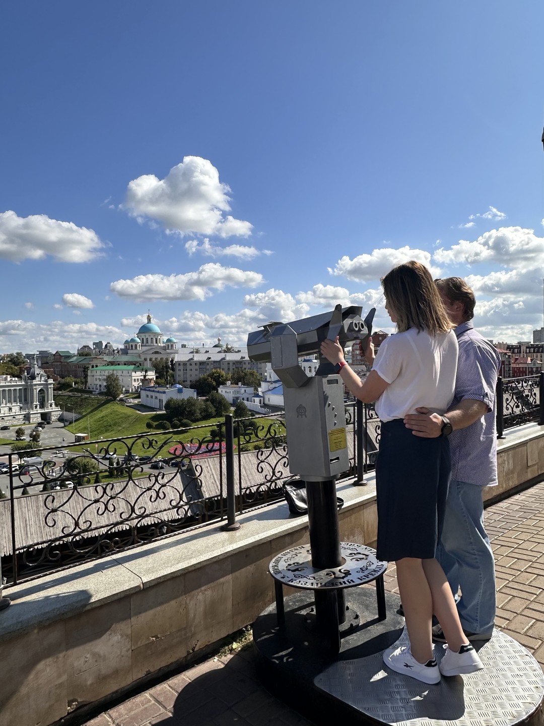 Экскурсия обошлась в 12 000 ₽. Заголовок 10 000 + обязательная плата 2000 ₽ за машину.