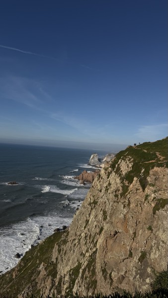 Экскурсия оставила невероятные впечатления! Мы посетили живописные места, где история оживает на каждом шагу. Спасибо Алексею