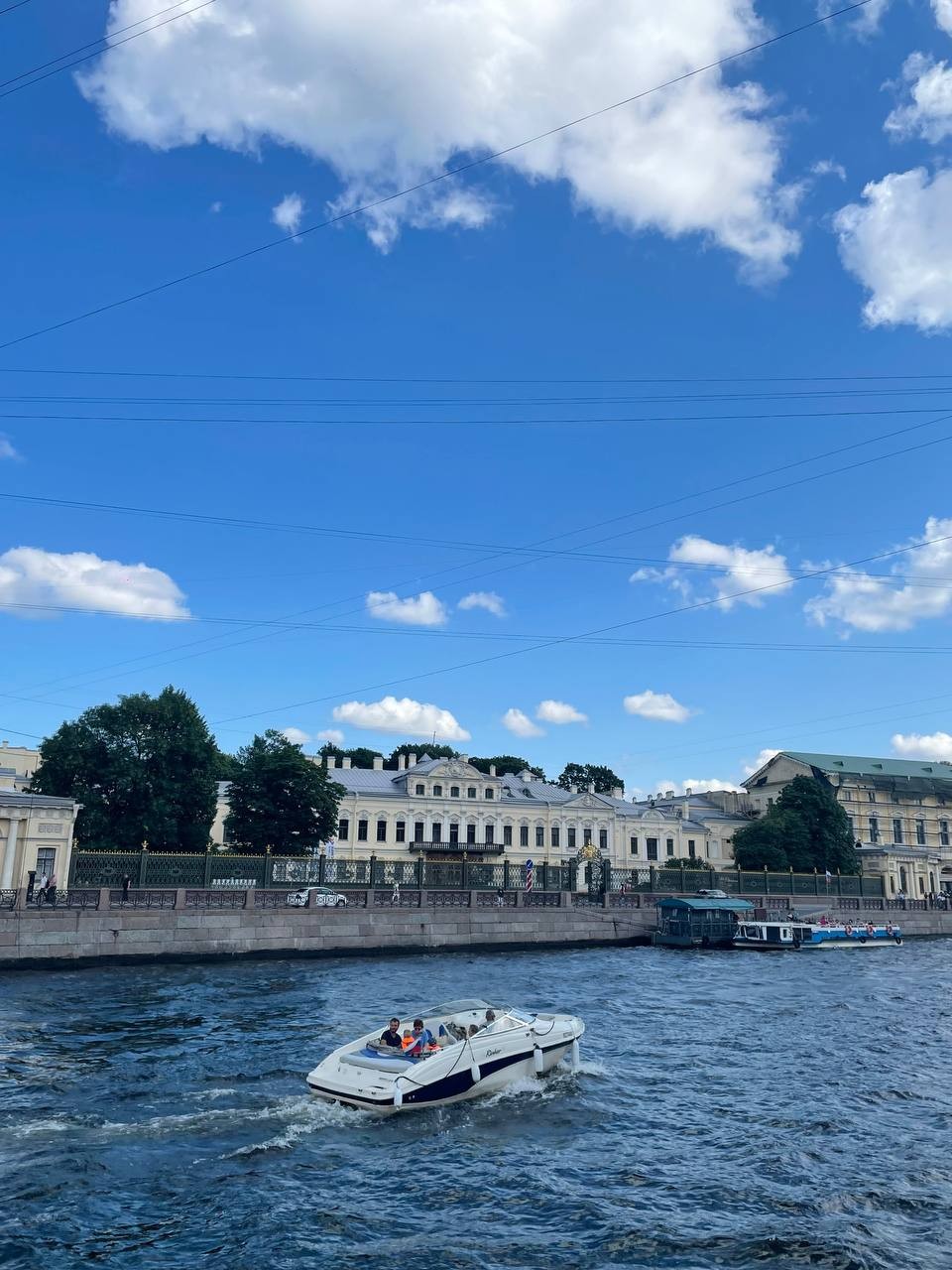 Анна открыла для меня новый Петербург. Я сама пишу про город, знаю много историй о нём,