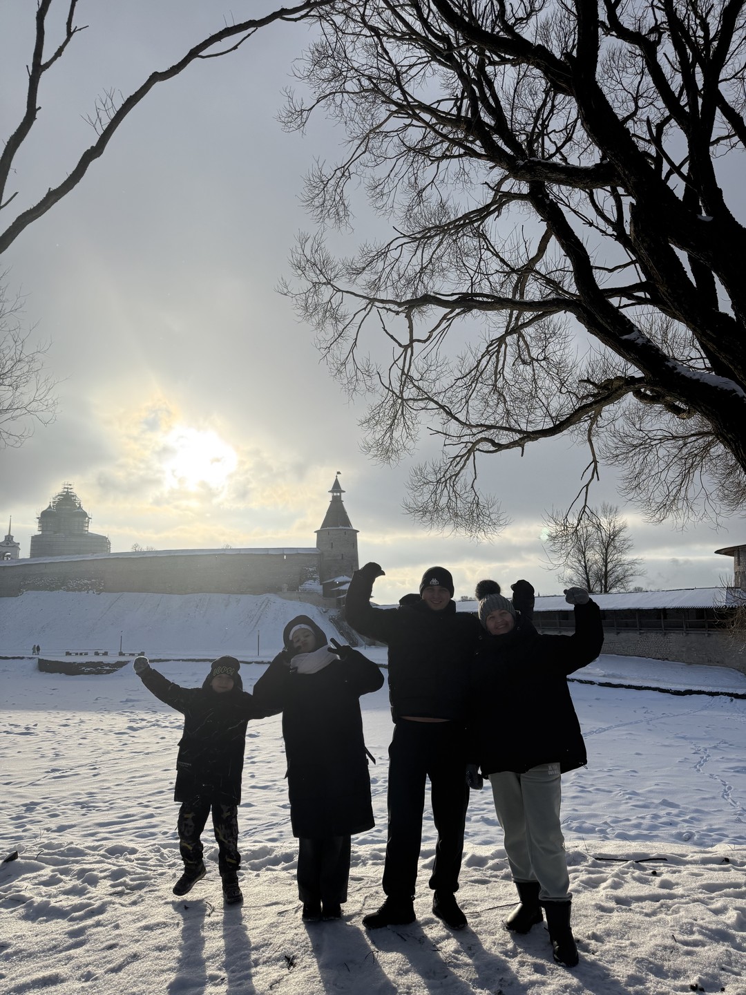 Очень понравилась экскурсия по Кремлю! Гид Ольга просто супер! Очень интересно и информационно! Ходили всей семьей)Дети
