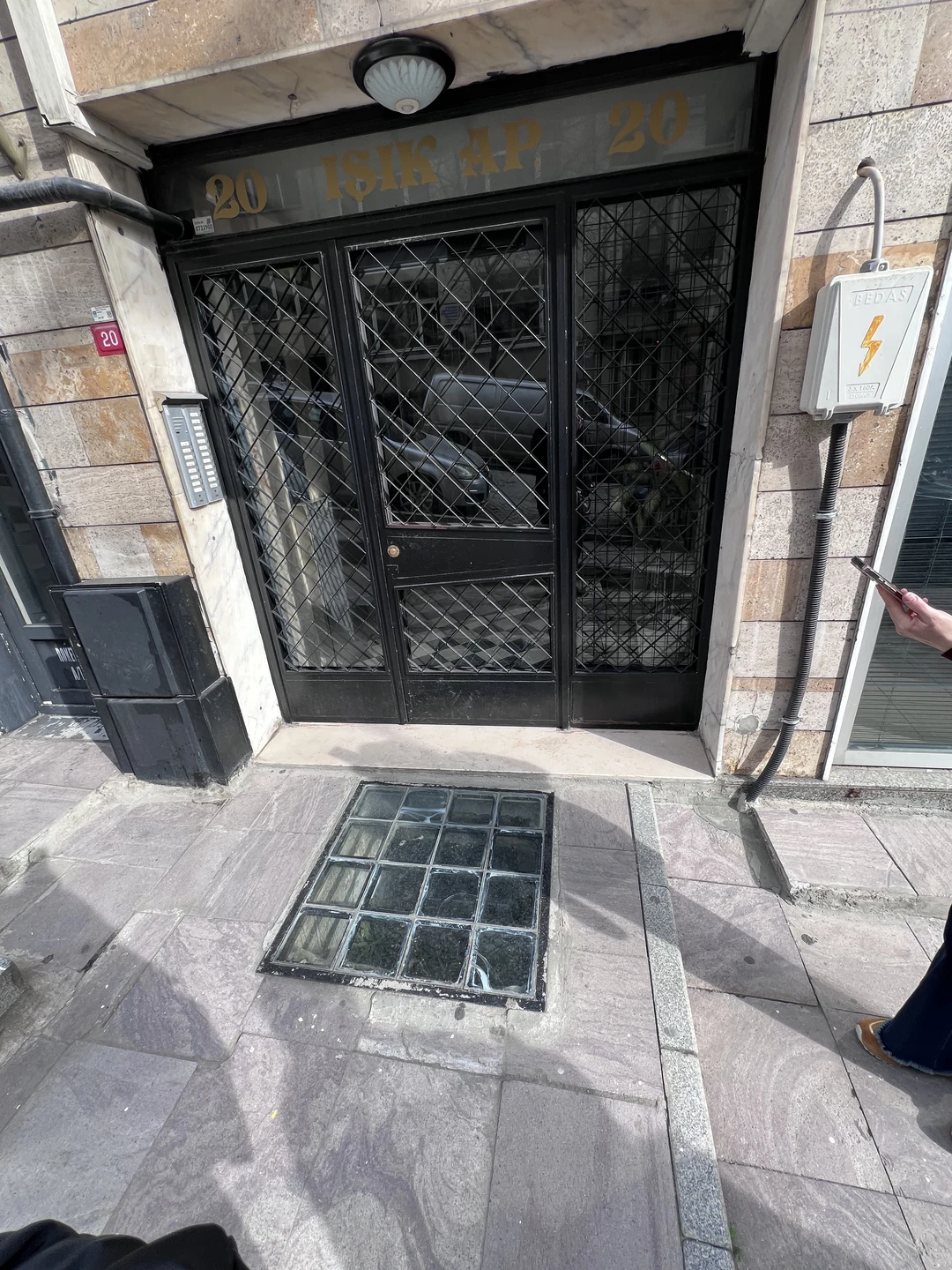 Очень благодарны Елене за экскурсию- прогулку, в ходе которой имели возможность ознакомиться с городом, его реальной