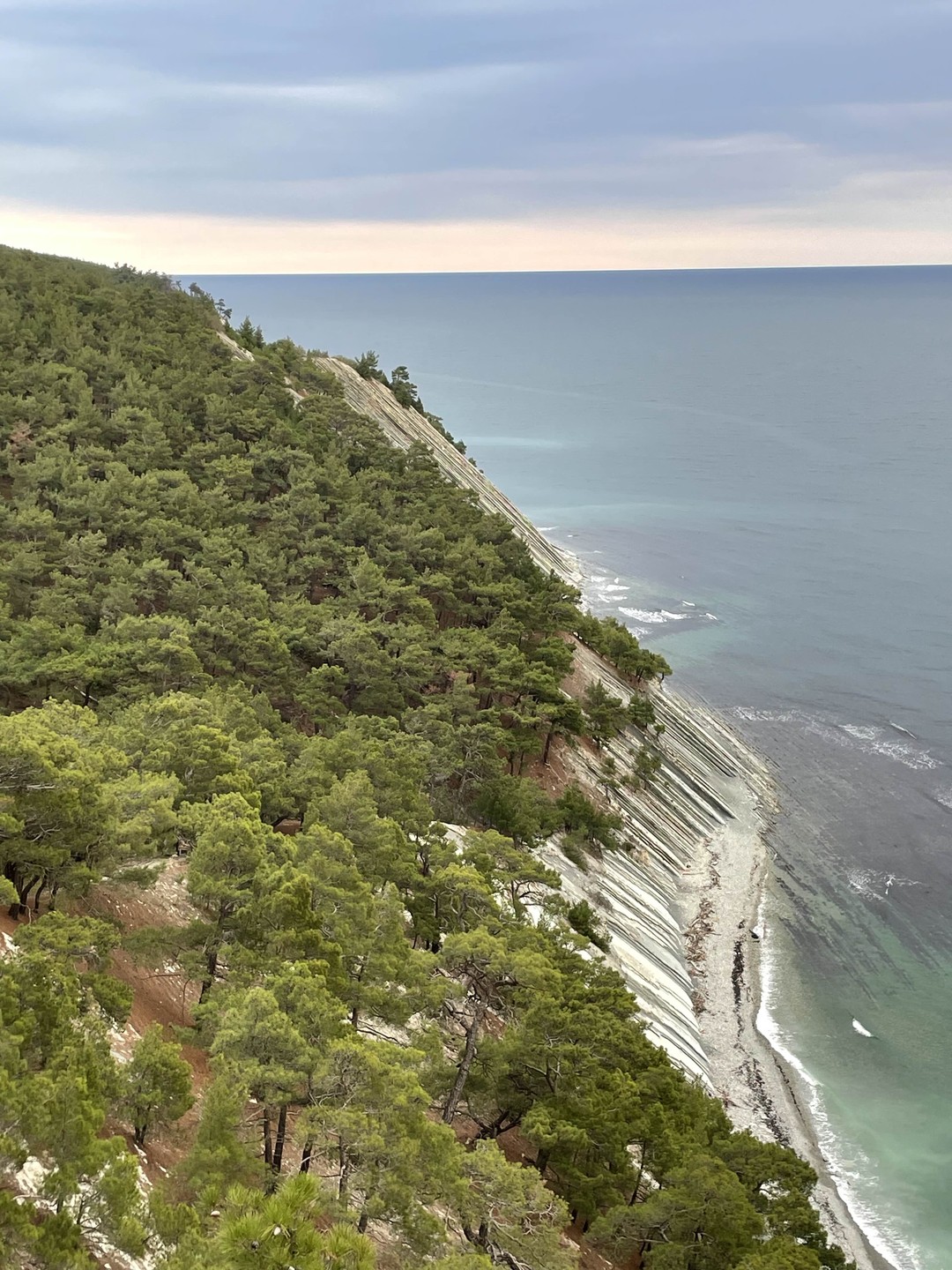 Прекрасная пешеходная экскурсия. Гид (Евгений) помог интересно провести время. Хочется отметить его дружелюбие и пунктуальность. Отличные