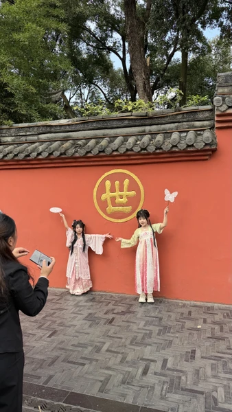 Большое спасибо Пэну. Очень оперативно выходил на связь. помогал с оформлением и оплатой. все четко!