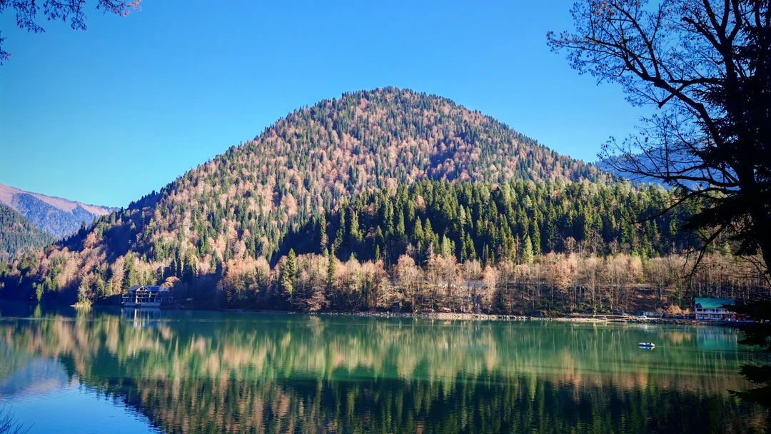 Поездка была очень насыщенной в сопровождении профессиональных водителей, в целом понравилось, организовано хорошо, без задержек. Маршрут