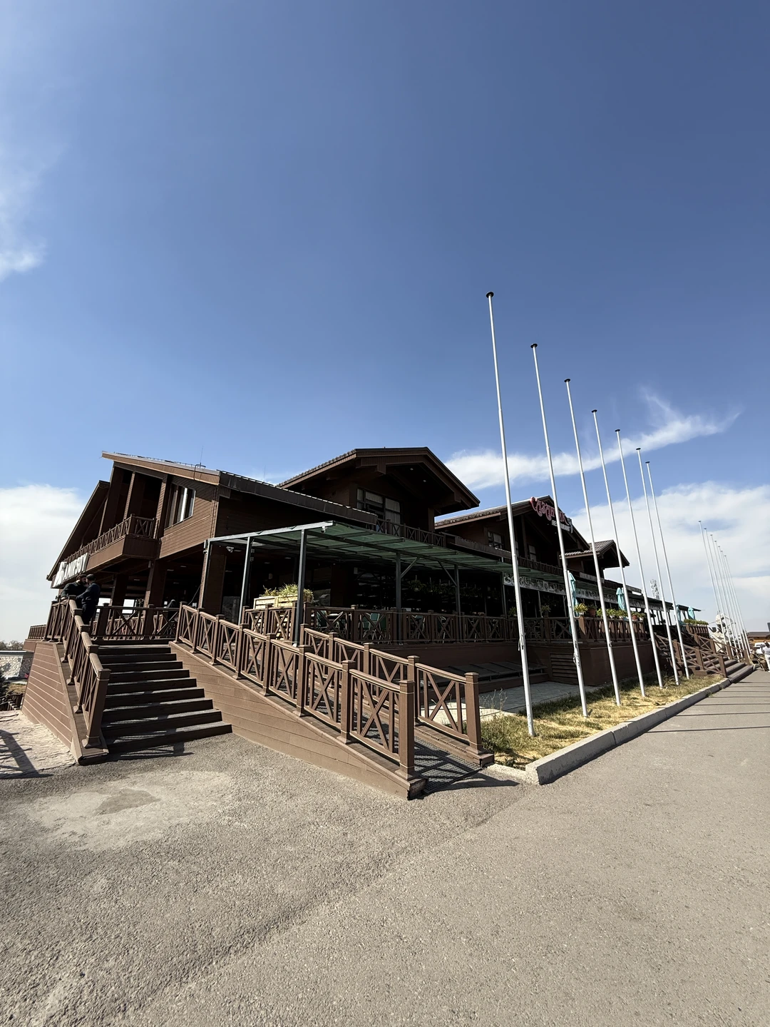 Из Ташкента в горы: Амирсой, Чимган и озеро Чарвак (Ольга)