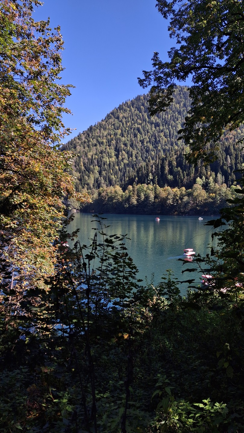 Абхазский драйв: озеро Рица и Гегский водопад (Юлия)