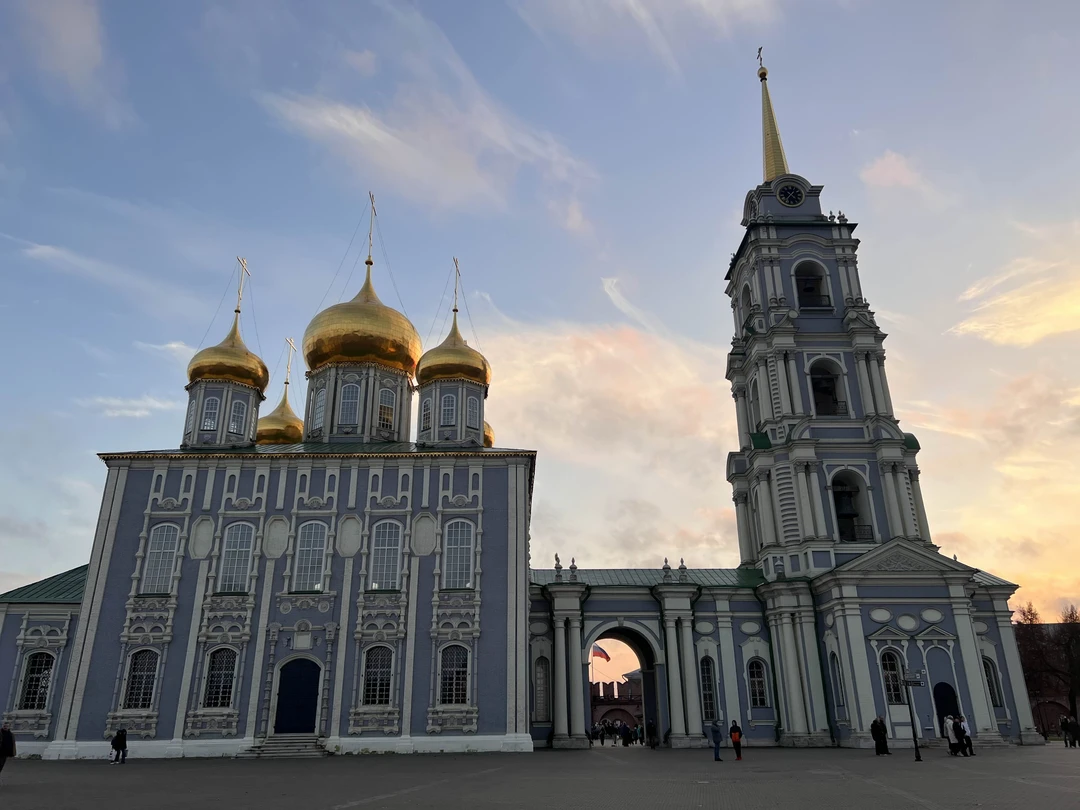 Очень интересная и познавательная экскурсия! Прошла весело и с удовольствием. Экскурсовод Леонид — замечательный рассказчик, с