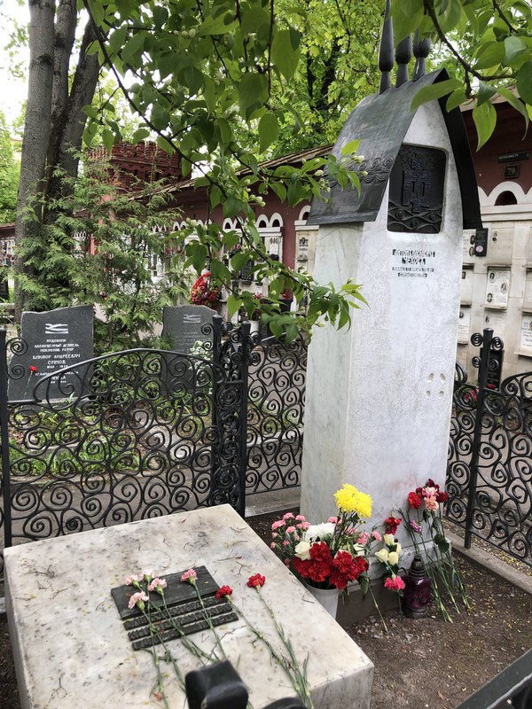 Фото к экскурсии Великие женщины 20 века: экскурсия по Новодевичьему кладбищу