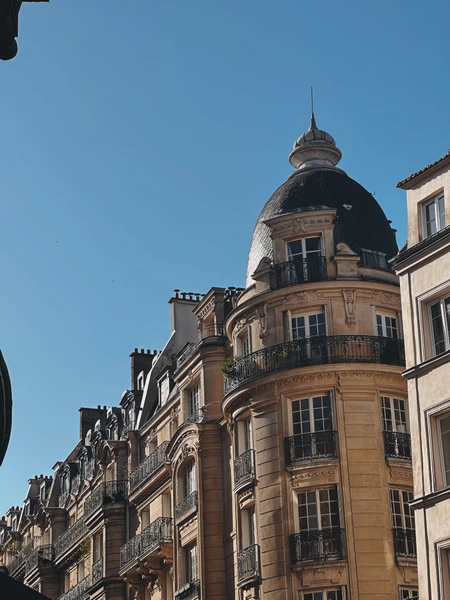 Вчера была на экскурсии по Латинскому Кварталу с Ларисой, получила большое удовольствие от красоты района, от