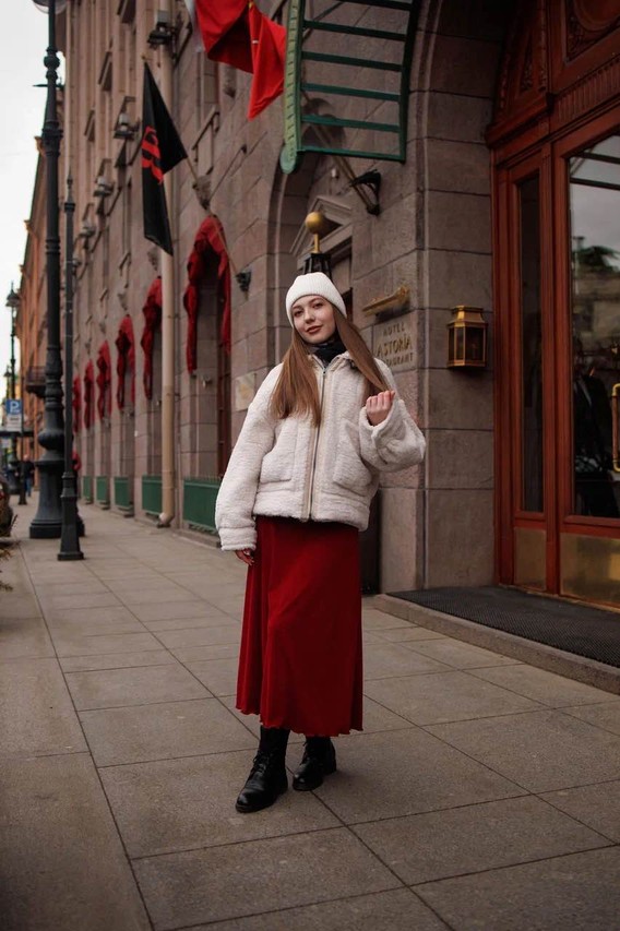 Получила прекрасные, качественные фотографии очень быстро 😍 приятный фотограф, красивые локации, хорошее настроение, советую 🫶🏻