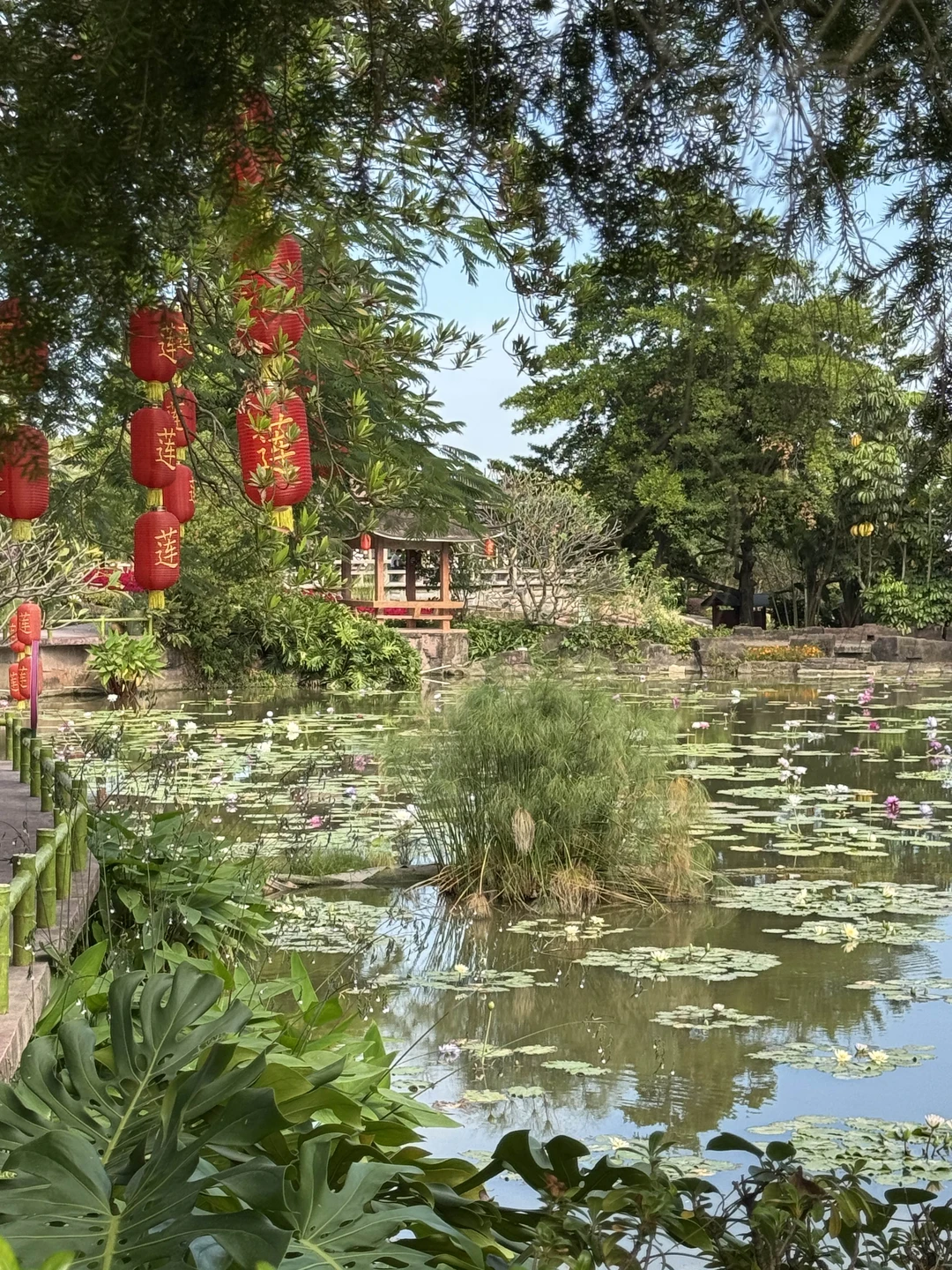 Очень довольны выбором этой экскурсии в сопровождении нашего замечательного гида Юрия! Получили огромное количество впечатлений -