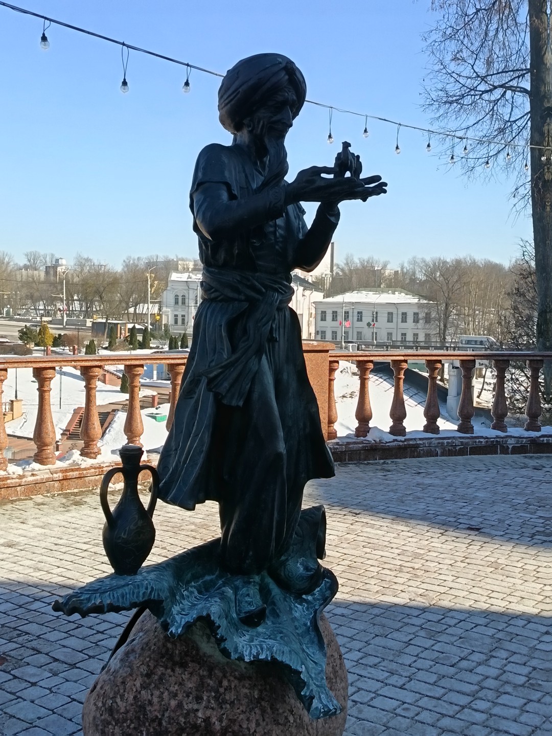 Алексей отличный экскурсовод. Интересная информация, на все вопросы отвечал. Понравился маршрут. Интеллигентно, с чувством юмора, с
